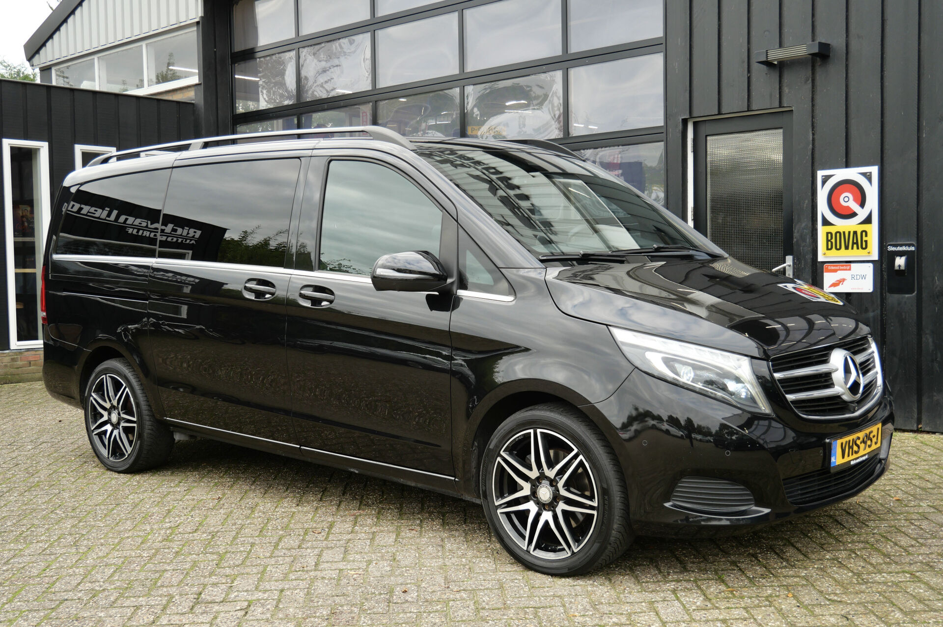 Mercedes-Benz V-Klasse 250d | Dubbel Cabine | Pano | Leer | Led | 360° - Autobedrijf Rick van Lierop